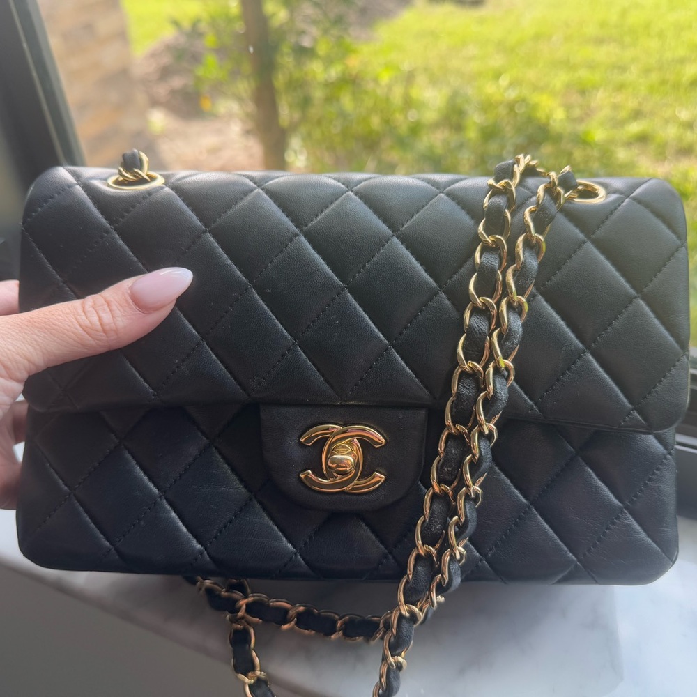 Chanel Black Quilted Shoulder Bag with Gold Chain